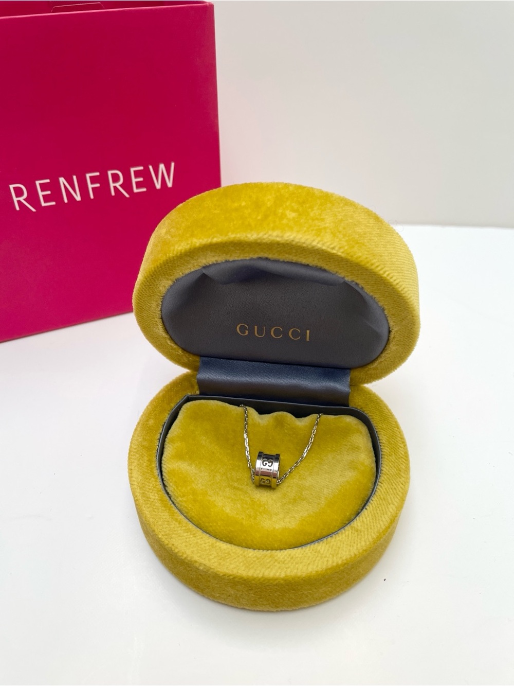 Gucci Icon Twirl 18K White Gold Necklace